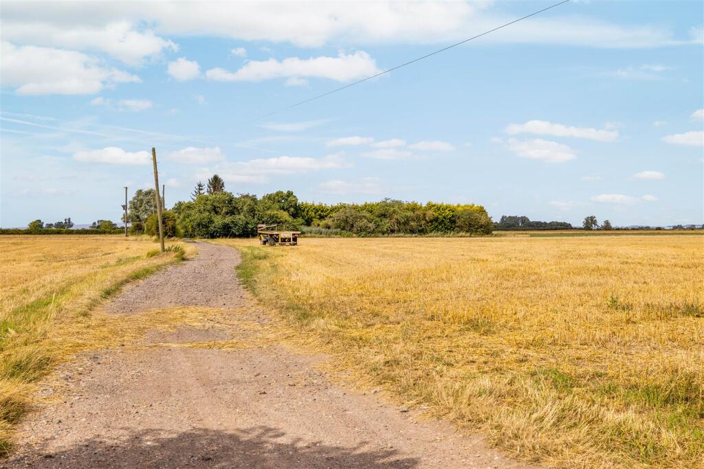 Chestnut Lodge (Gipsey Bridge)-4.jpg