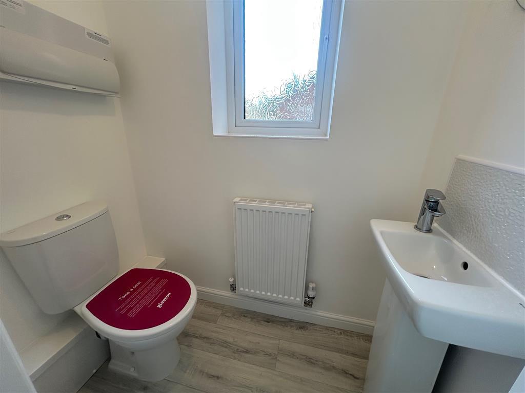 Cloakroom/wc