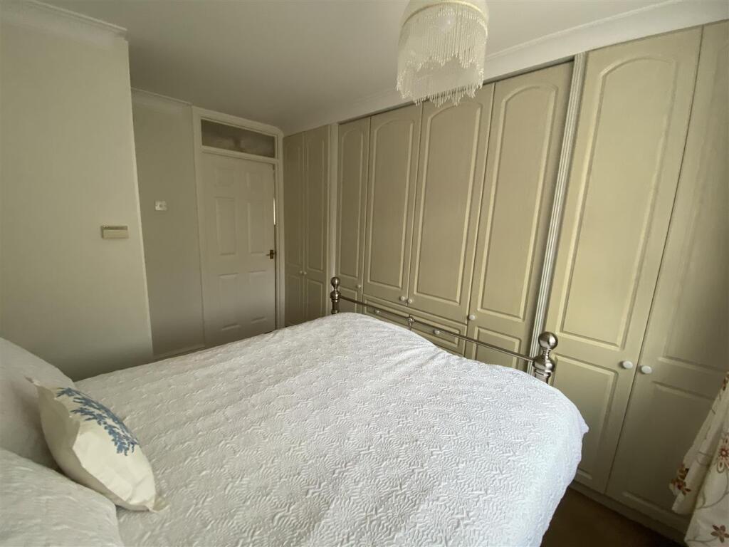 Master bedroom rear: