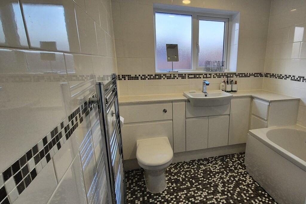 25 Bathroom
