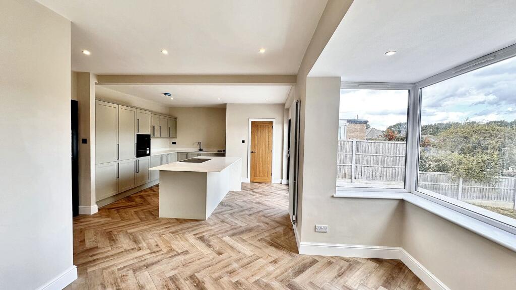 Kitchen / Diner / Lounge