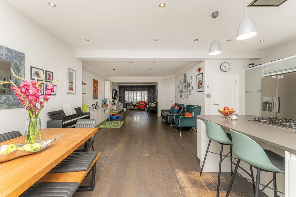 Kitchen Dining Area