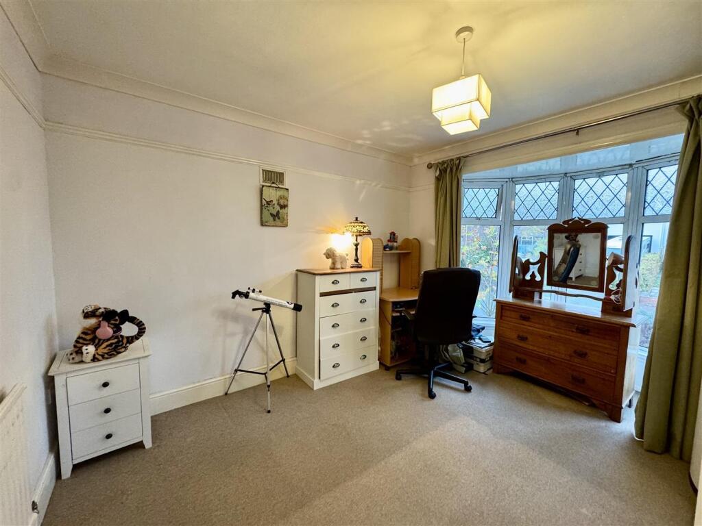ANOTHER ROOM ASPECT