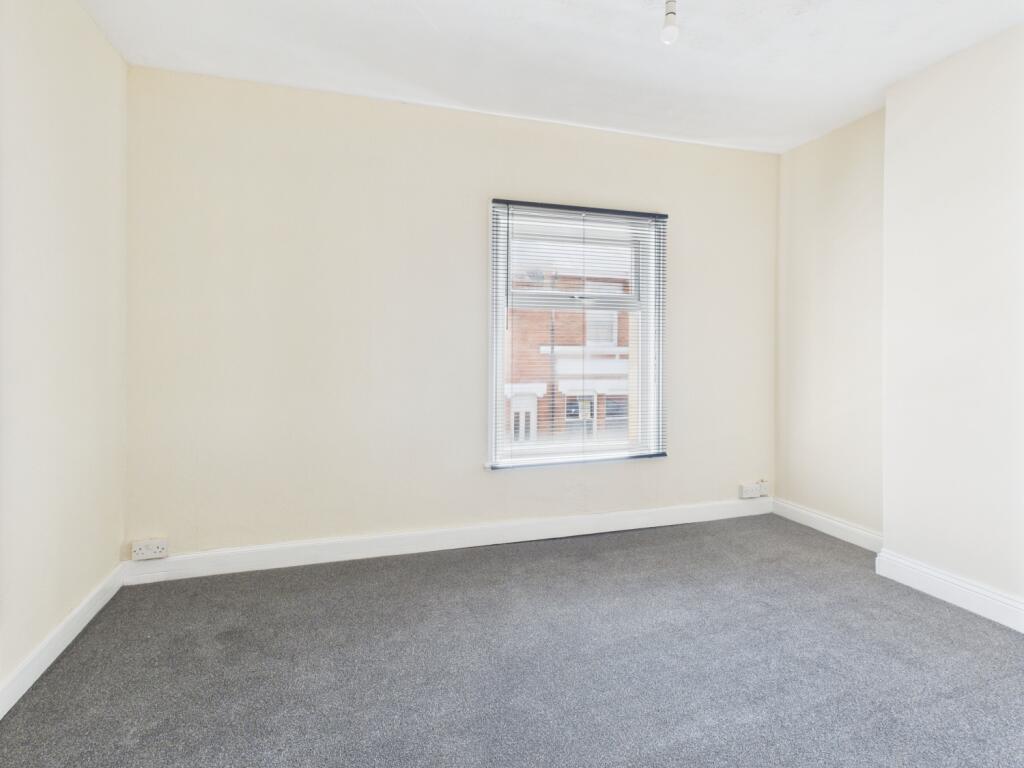 CAM04922G0-PR0048-STILL009