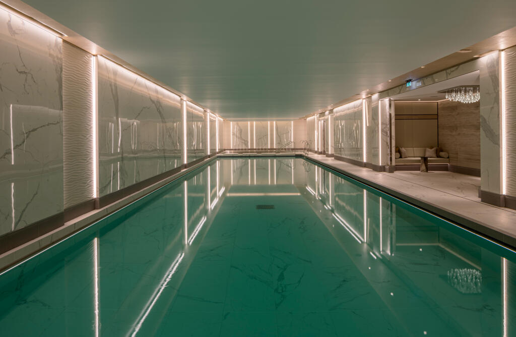 Pool.jpg