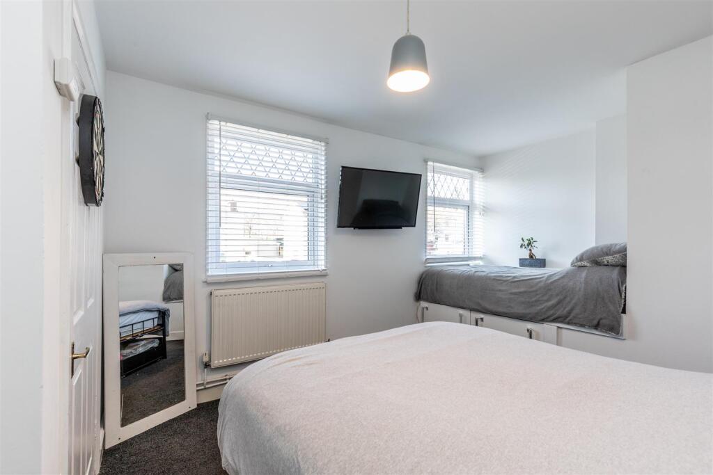 Sylvan Way, Sea Mills Bed 1.jpg