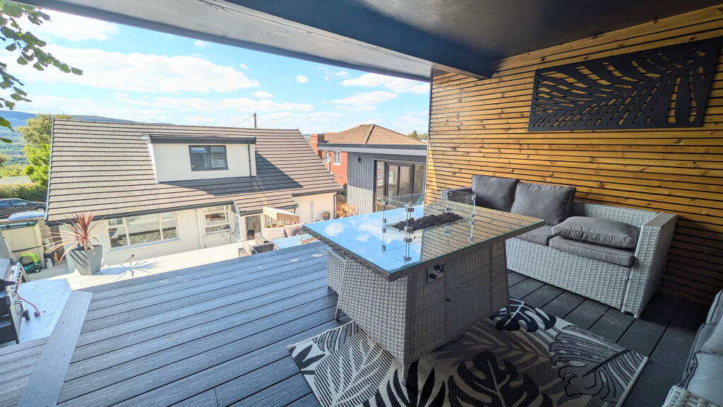 PXL_20250822_130646074.MP~2