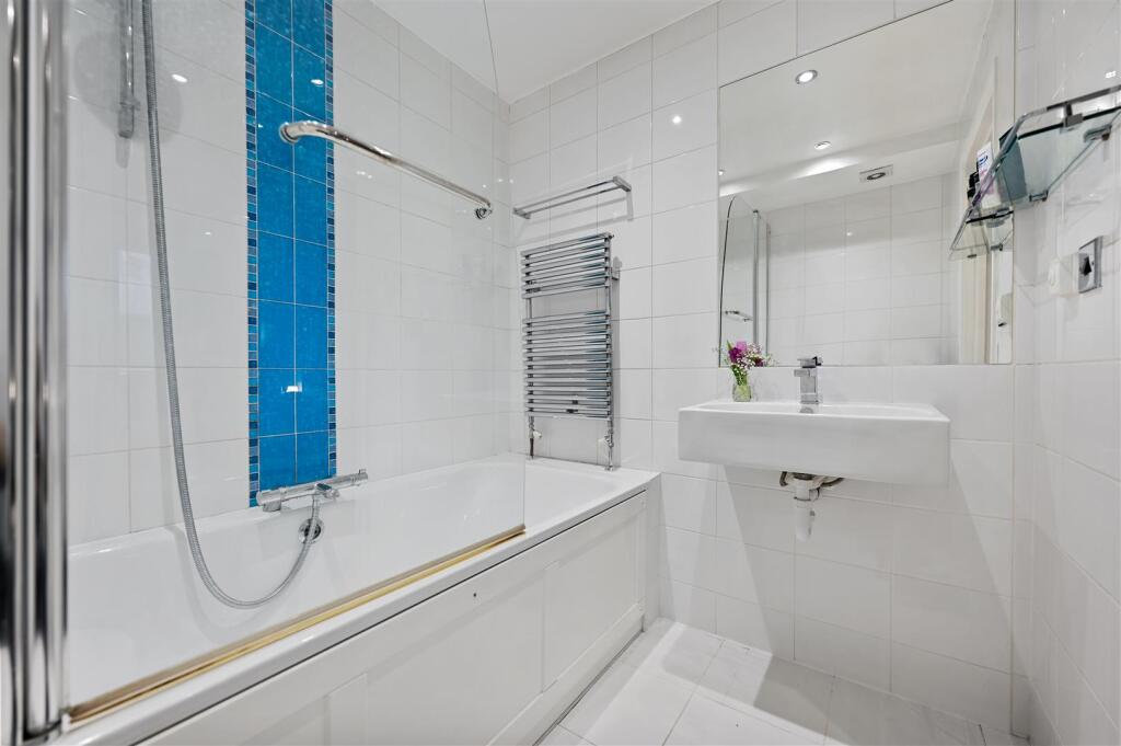 Elsham Road - Bathroom3 (1).JPG