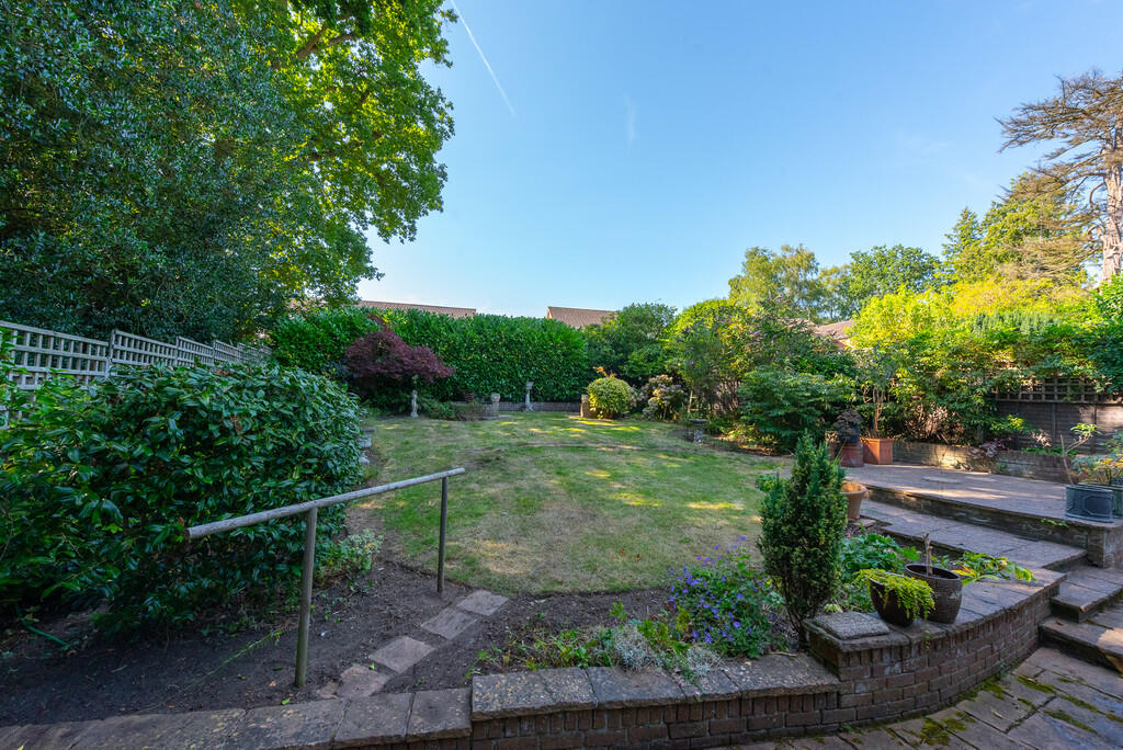 11 Perryhill Driv...