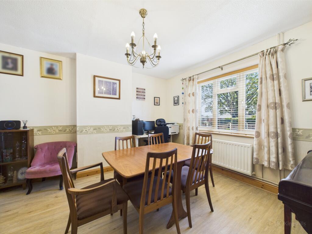 CAM02136G0-PR0396-STILL013