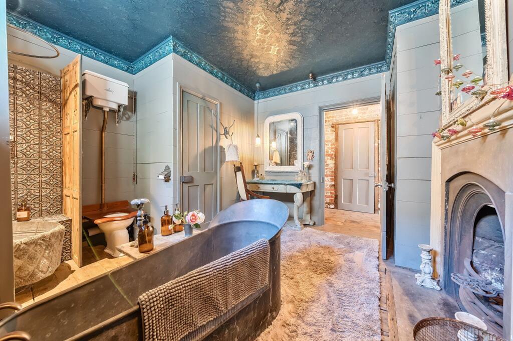 Bathroom (3)