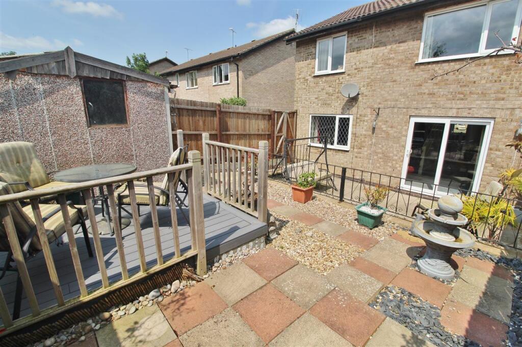 REAR GARDEN -