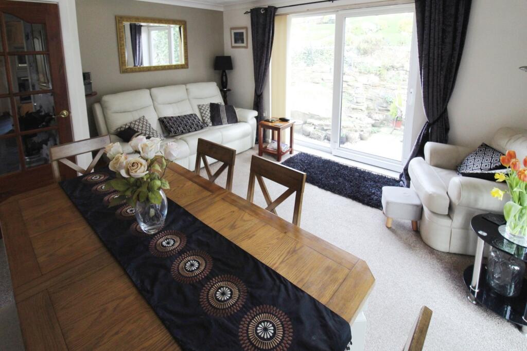 Sitting/Dining Room