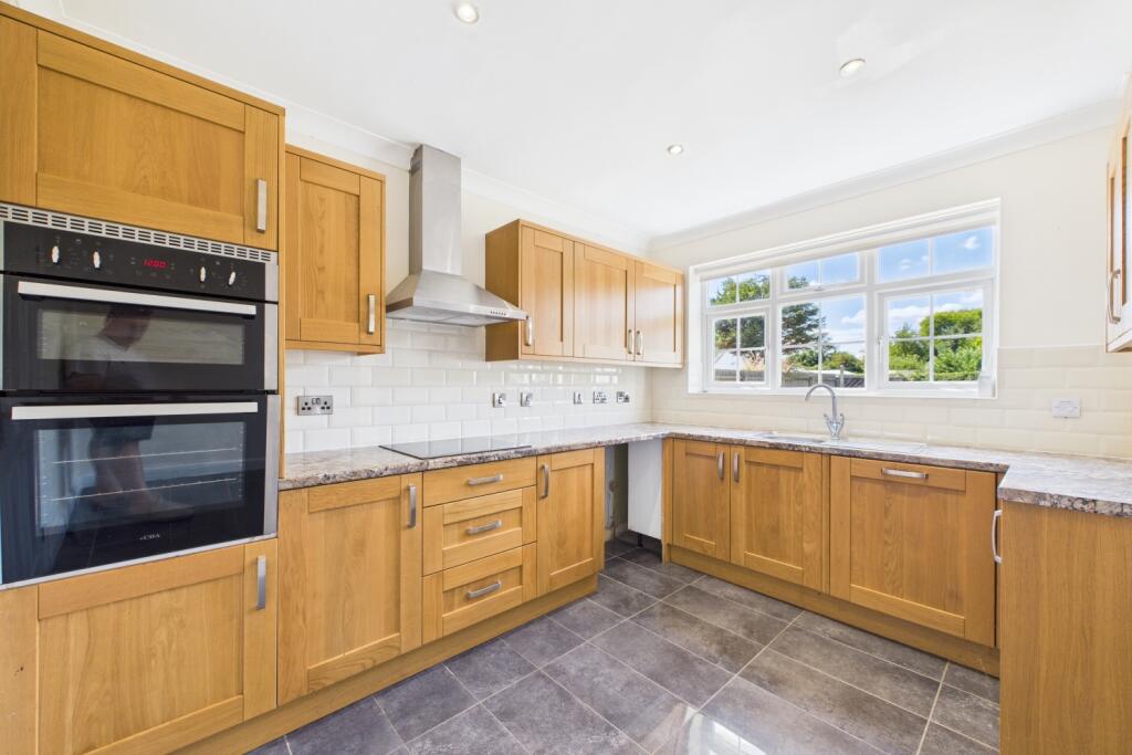 EweMove Spalding - Kitchen