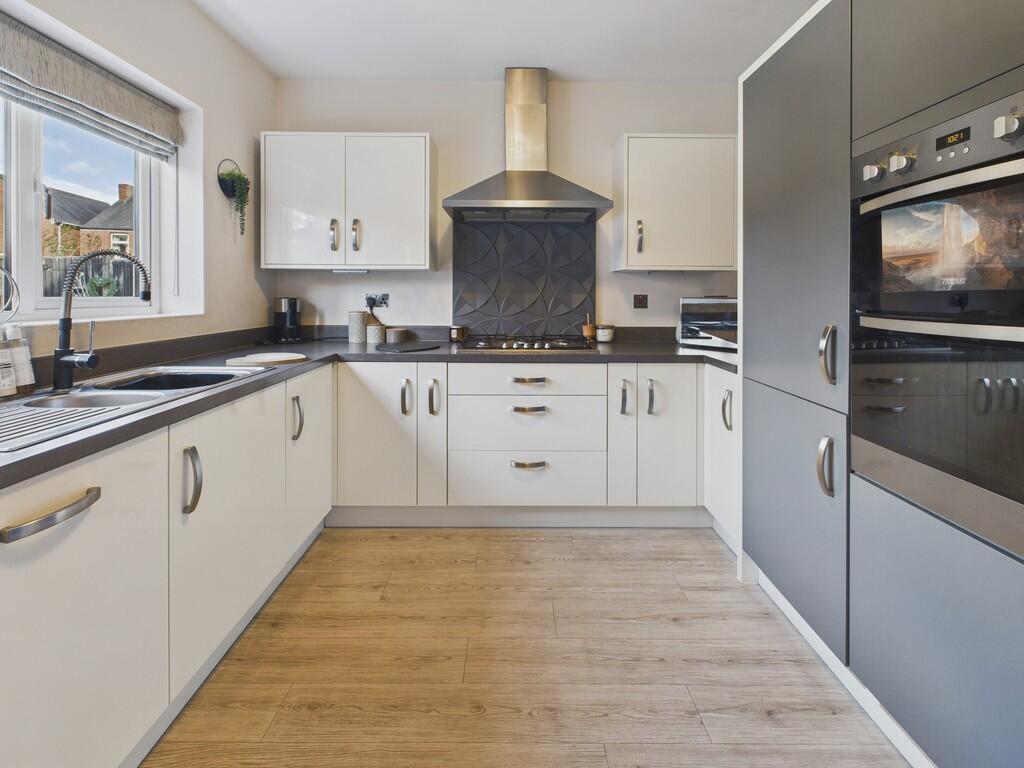 CAM04273G0-PR0192...