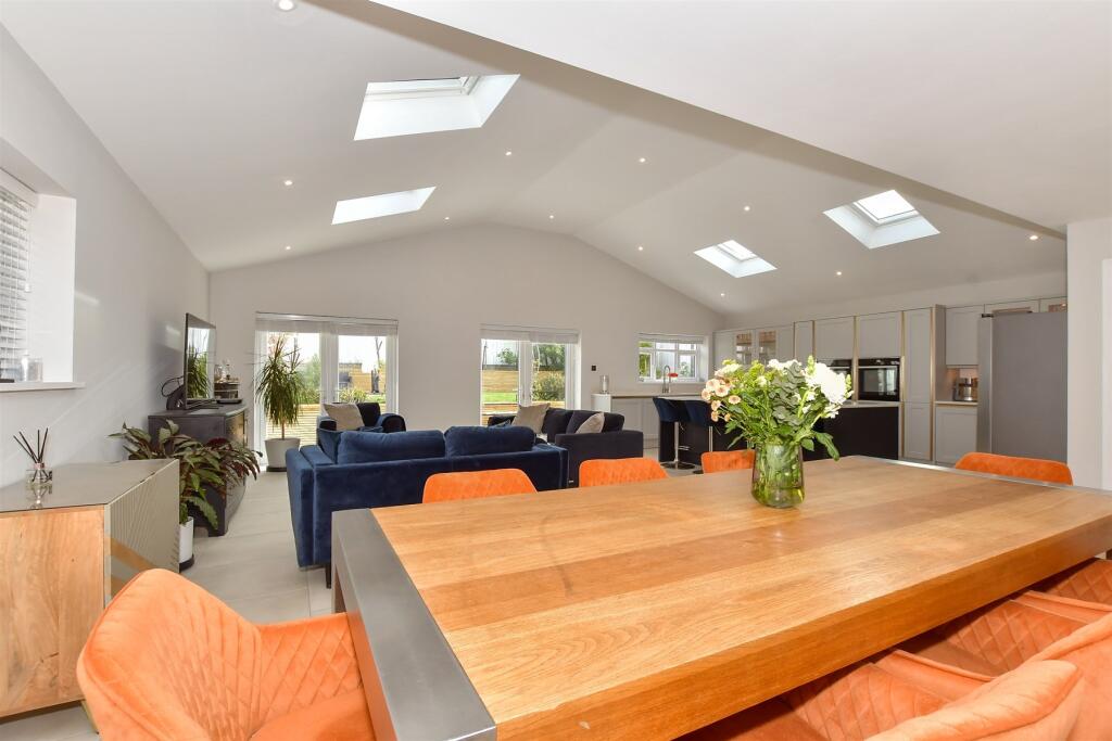 Lounge/Kitchen/Dining Room