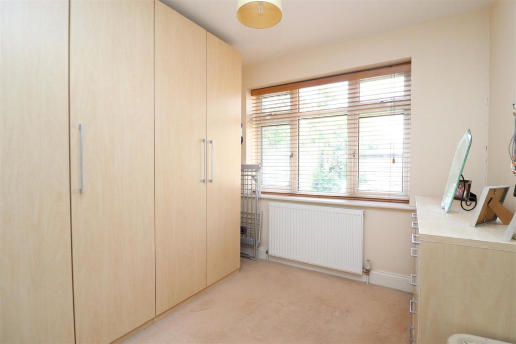 bedroom 2,2.JPG