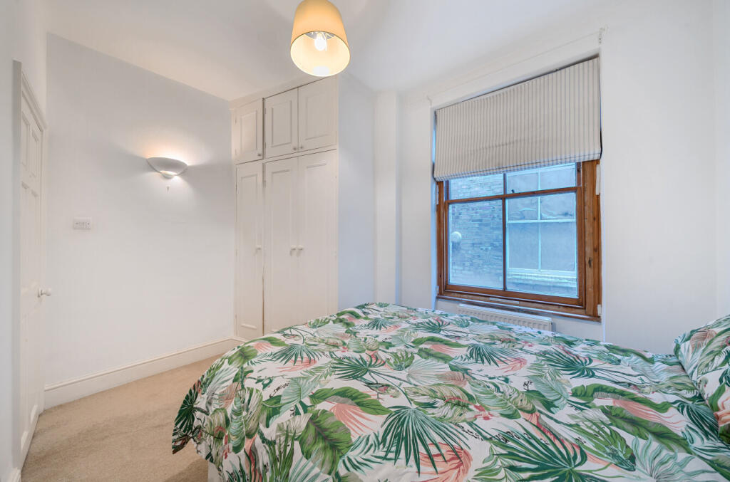 1349653-5-68bed27...