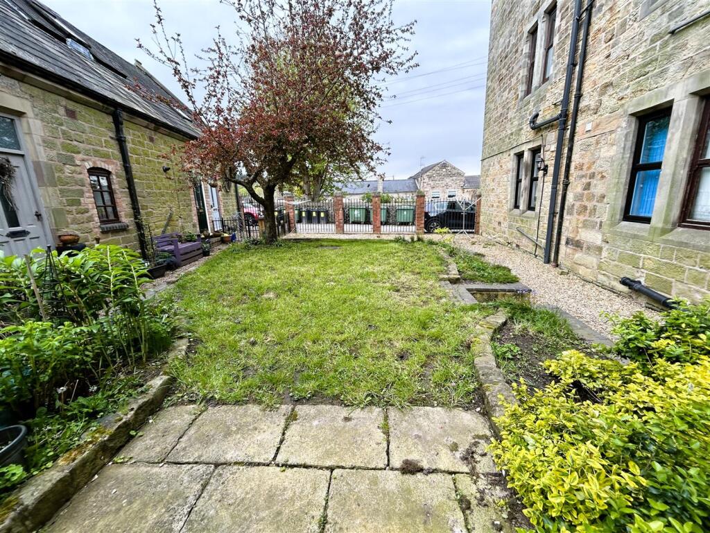 GARDEN.JPG