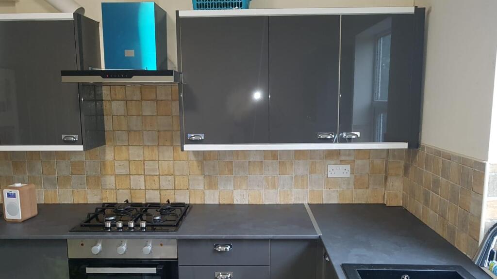 kitchen 3.jpg