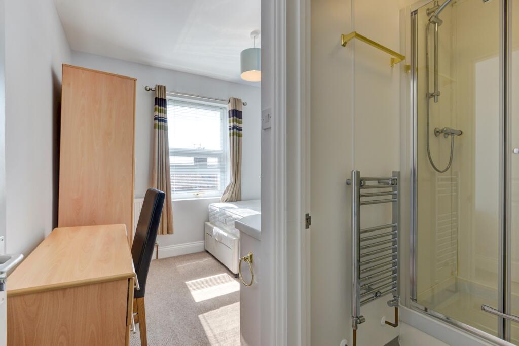 22 Freshfield Street Bedroom 2