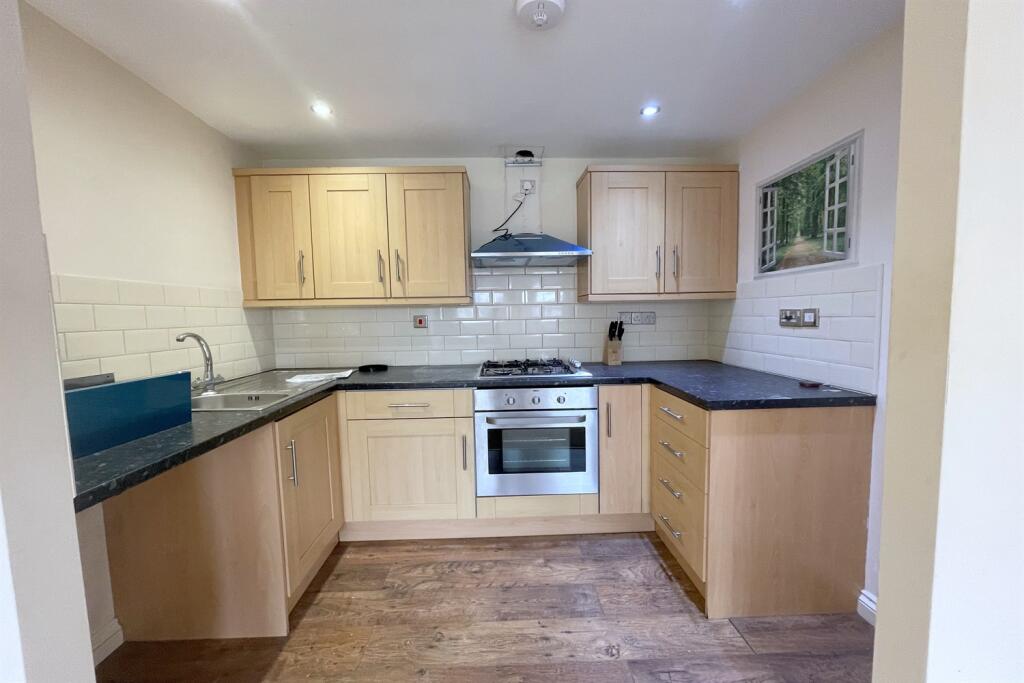 Open plan modern kit