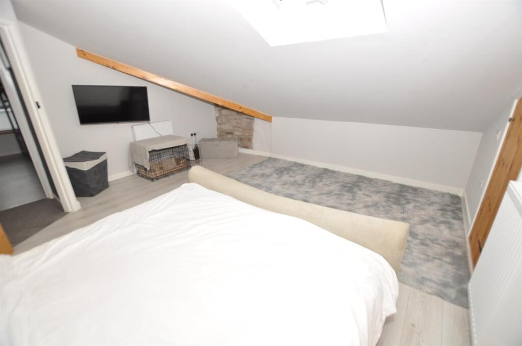 Master Rear bedroom 2