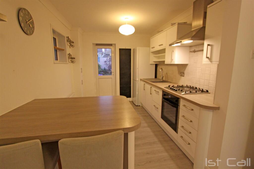 kitchen_1.jpg