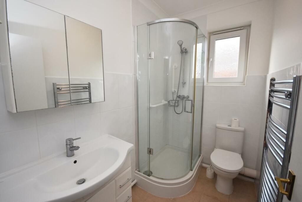 SHOWER ROOM.JPG