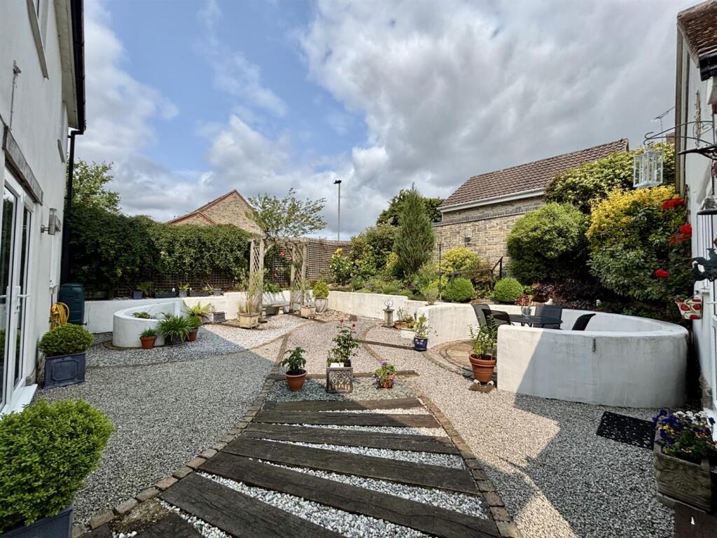 Garden 2.jpg