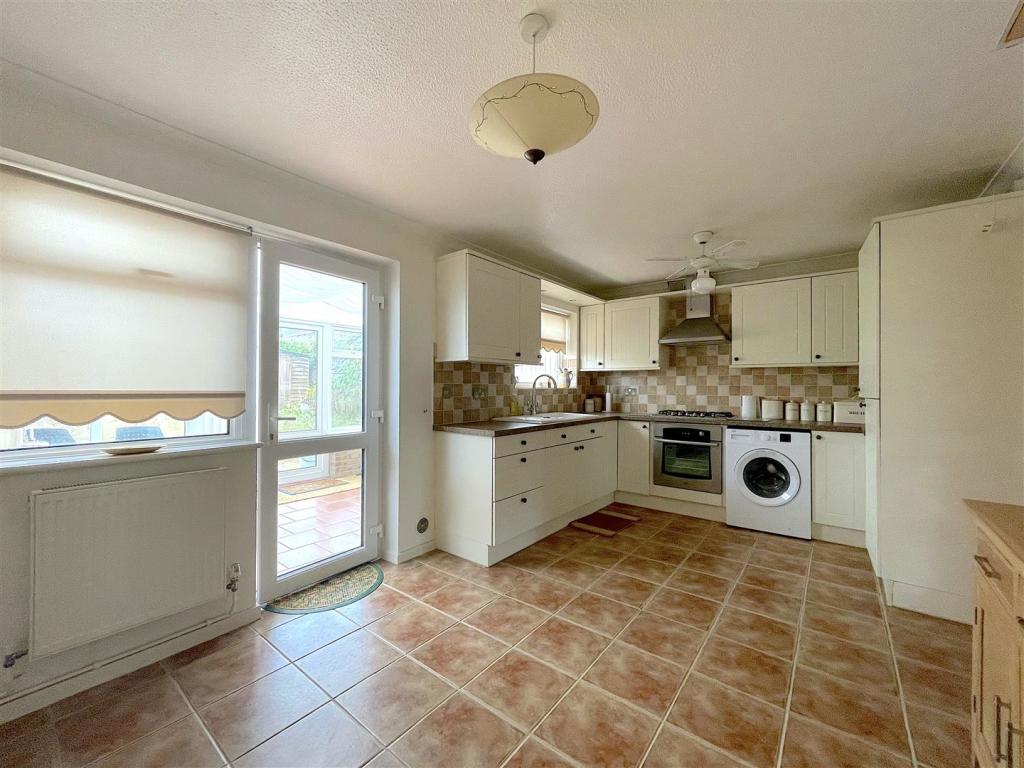 Kitchen:Dining Room (1).jpeg