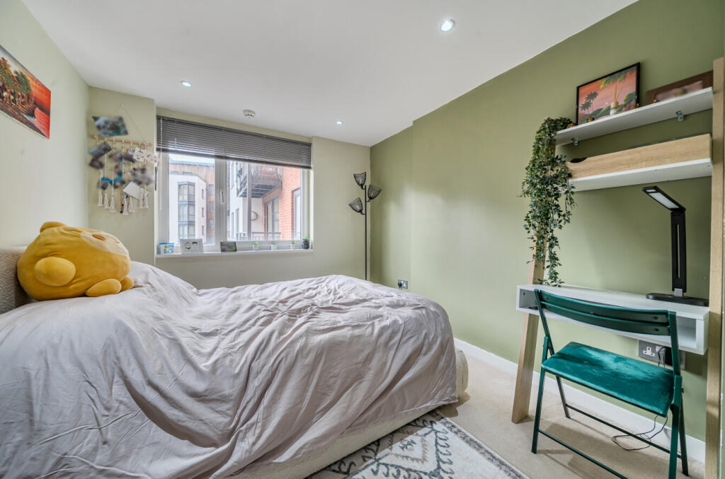 1380862-2-69135e1...