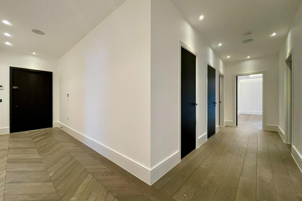 Apartment 3 Sereno House, 22 Beech Hill, Barnet, Hertfordshire, EN4 0JP