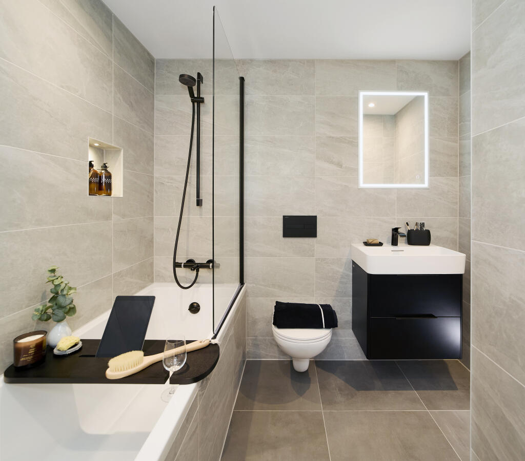 Plot 6 bathroom