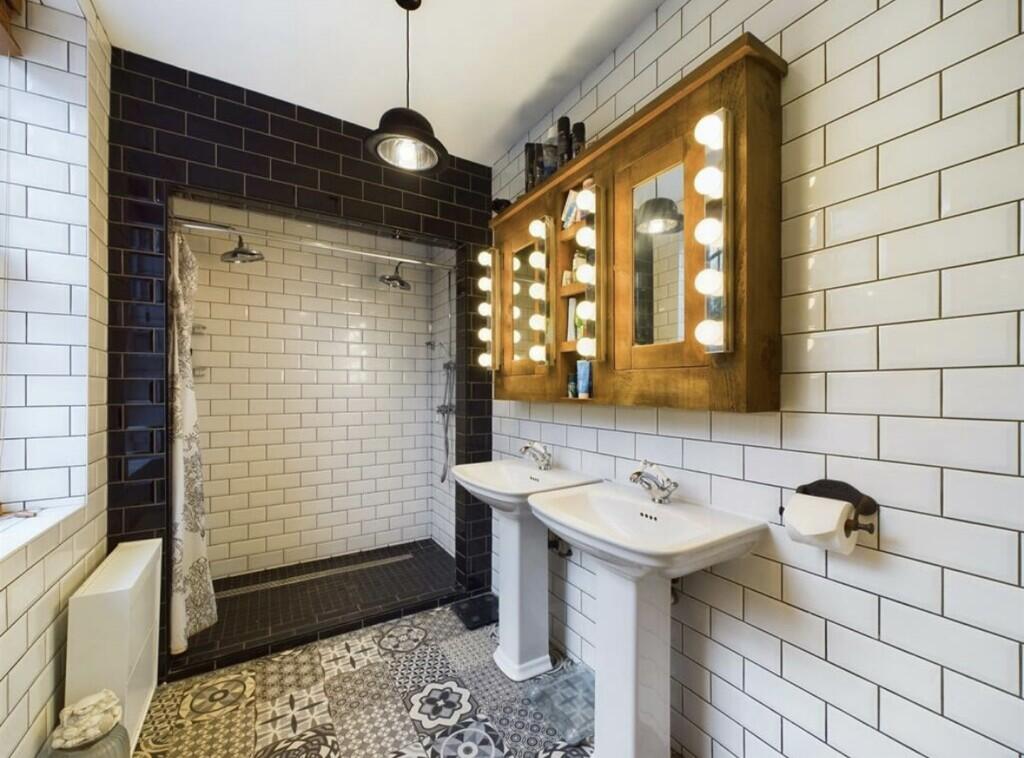 Master En-Suite