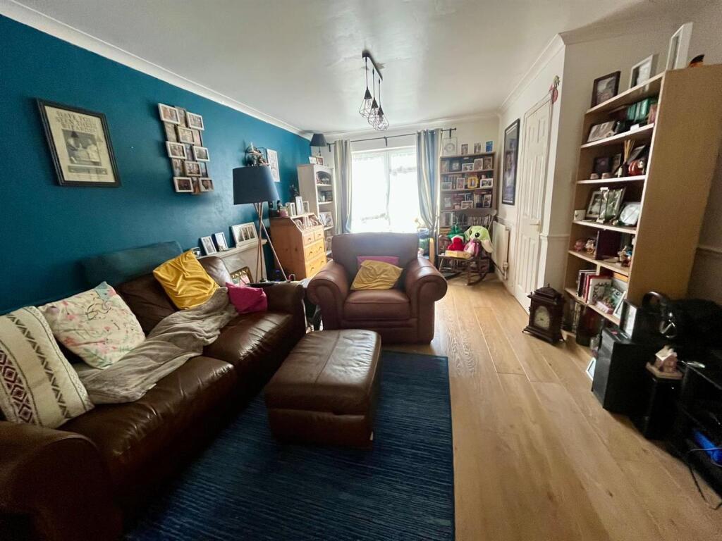 Living room shot 2.jpeg