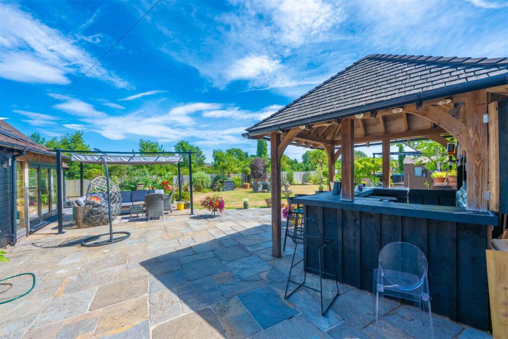 Outdoor Bar