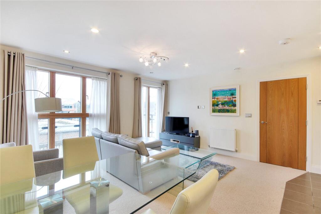 Sitting/Dining Room