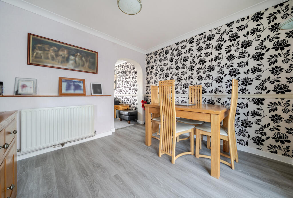 1388995-12-695bc7...