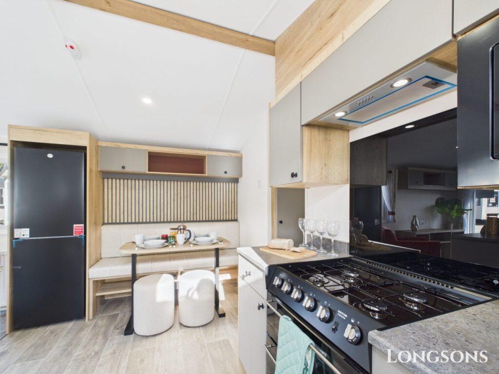 Cam02173g0 Pr0276 Still004