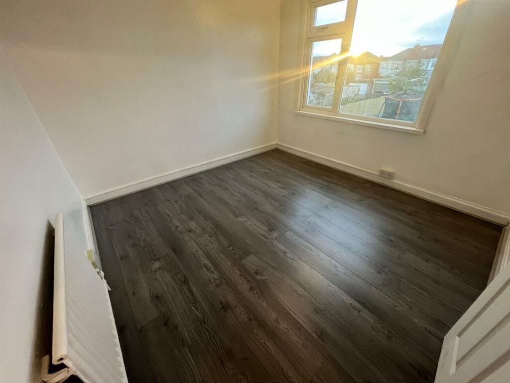 Rear first floor double bedroom