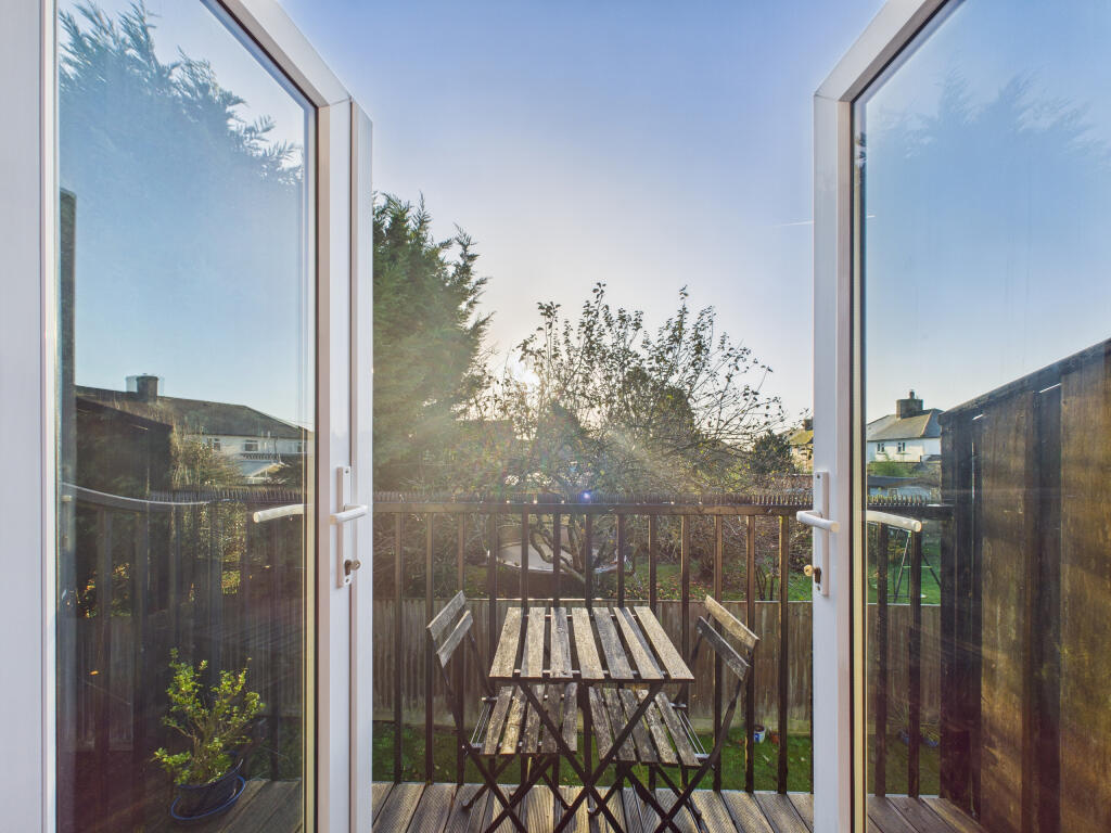 CAM02536G0-PR0027-STILL005