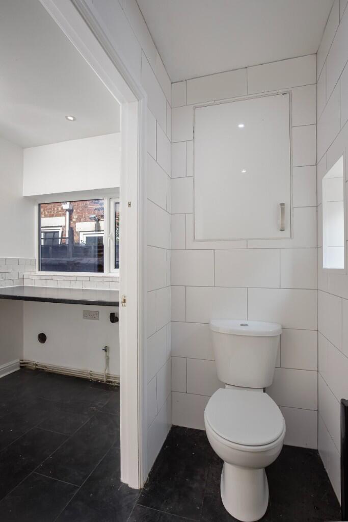 Utility/Shower Room