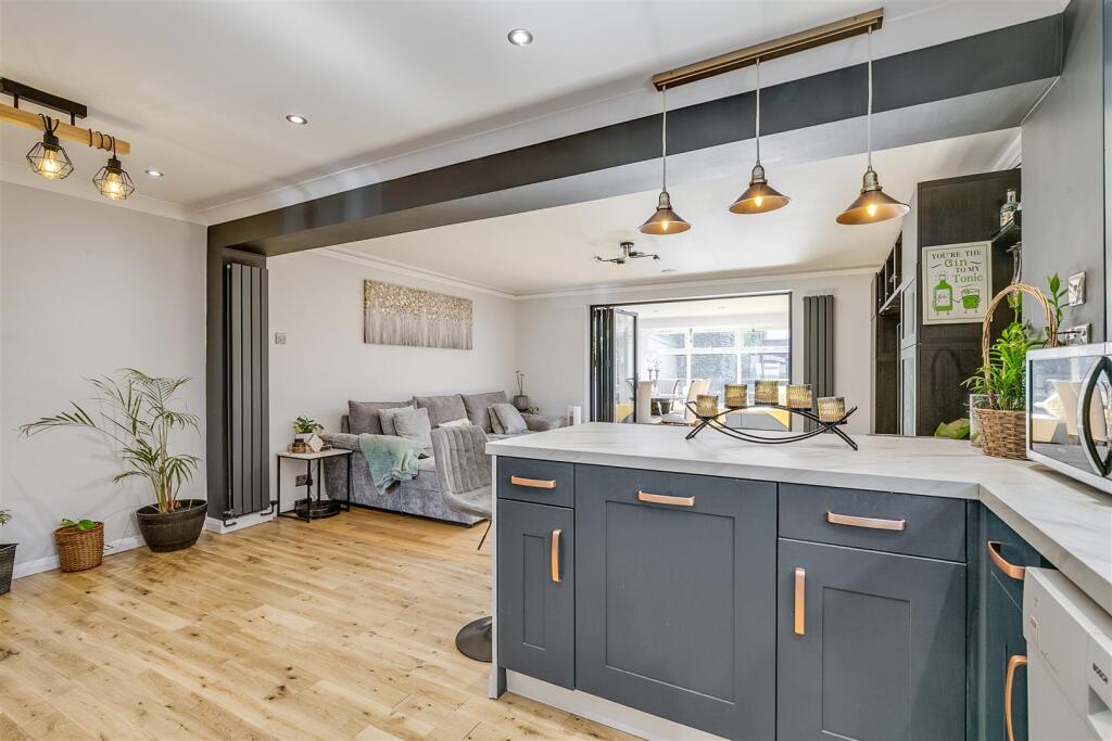 Halsey Drive 120-23.jpg