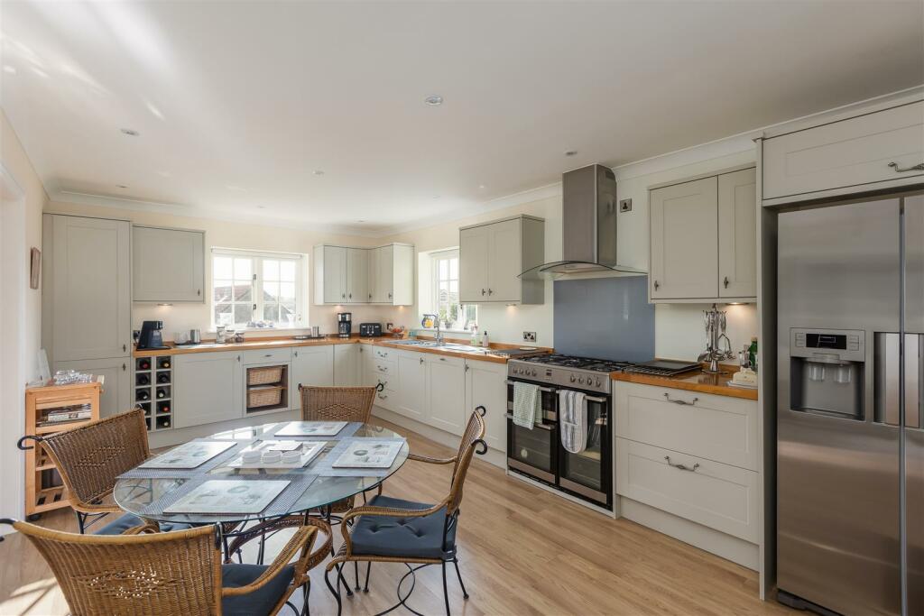 Thornton View 8 Kitchen-1.jpg