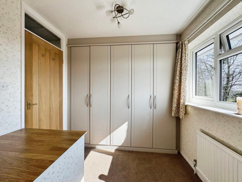 Bedroom 1 Dressing Area.jpg