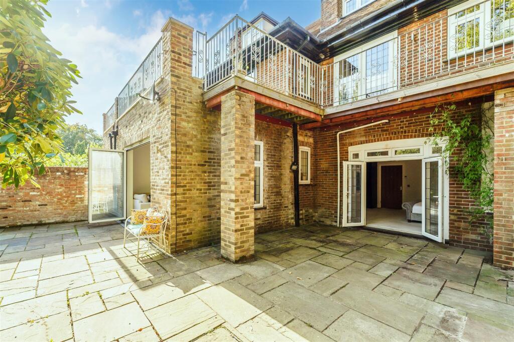 HOYLAND DOWN (12).jpg