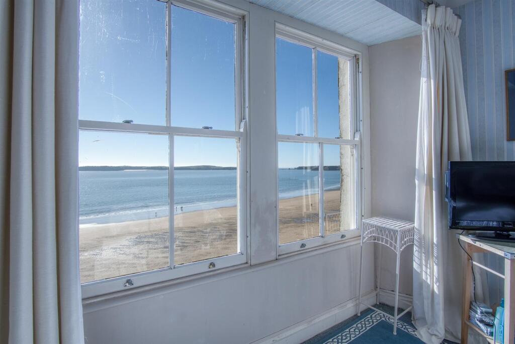 Main Bedroom &amp; Ensuite