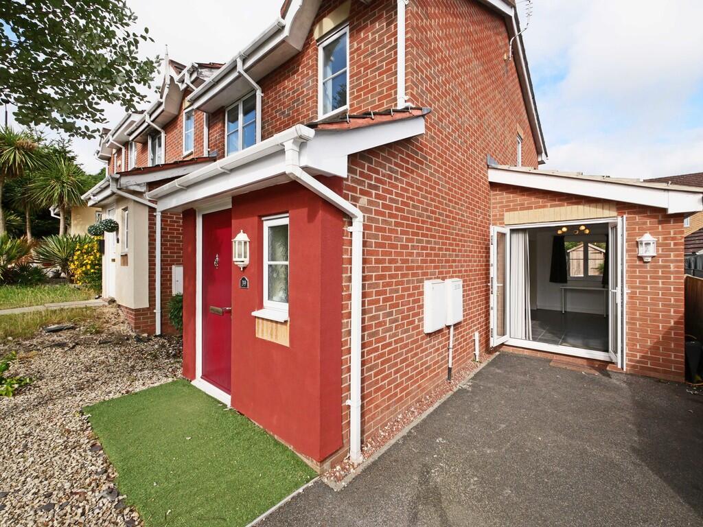 39 MOATHOUSE WAY ...