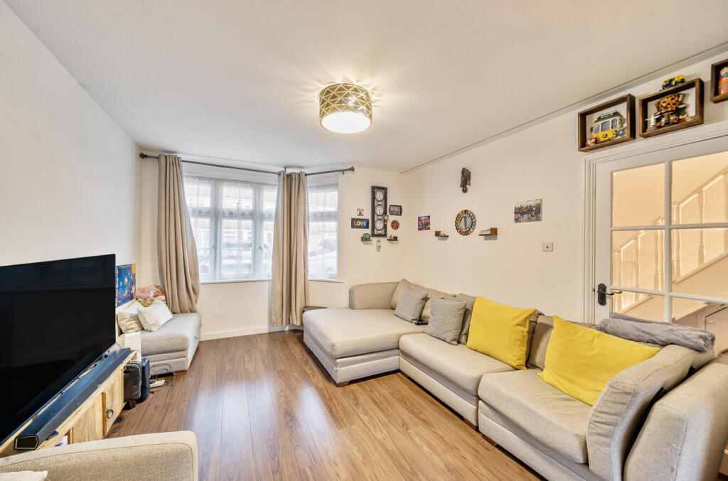 1328528-12-687fcb...